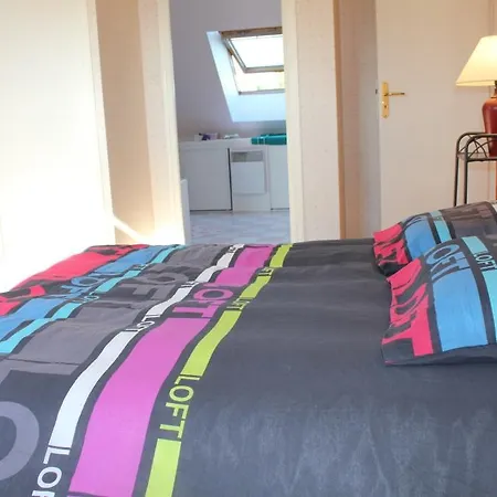 24 Heures Hébergement de vacances *